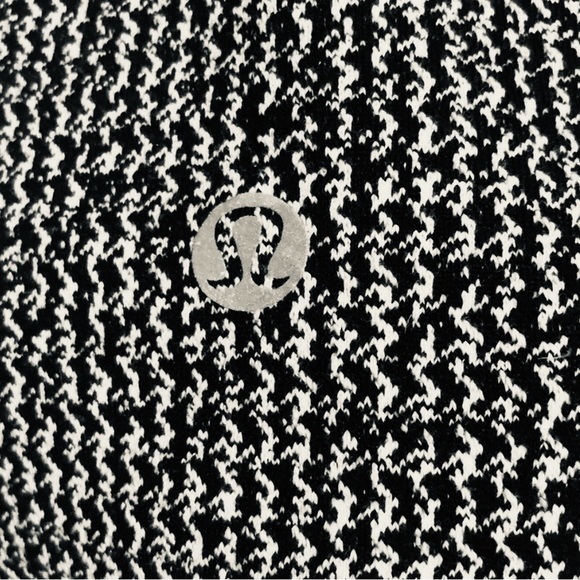 Lululemon High Times Pant Teeny Tooth White Black Size 4 Inseam 26” - Picture 3 of 4